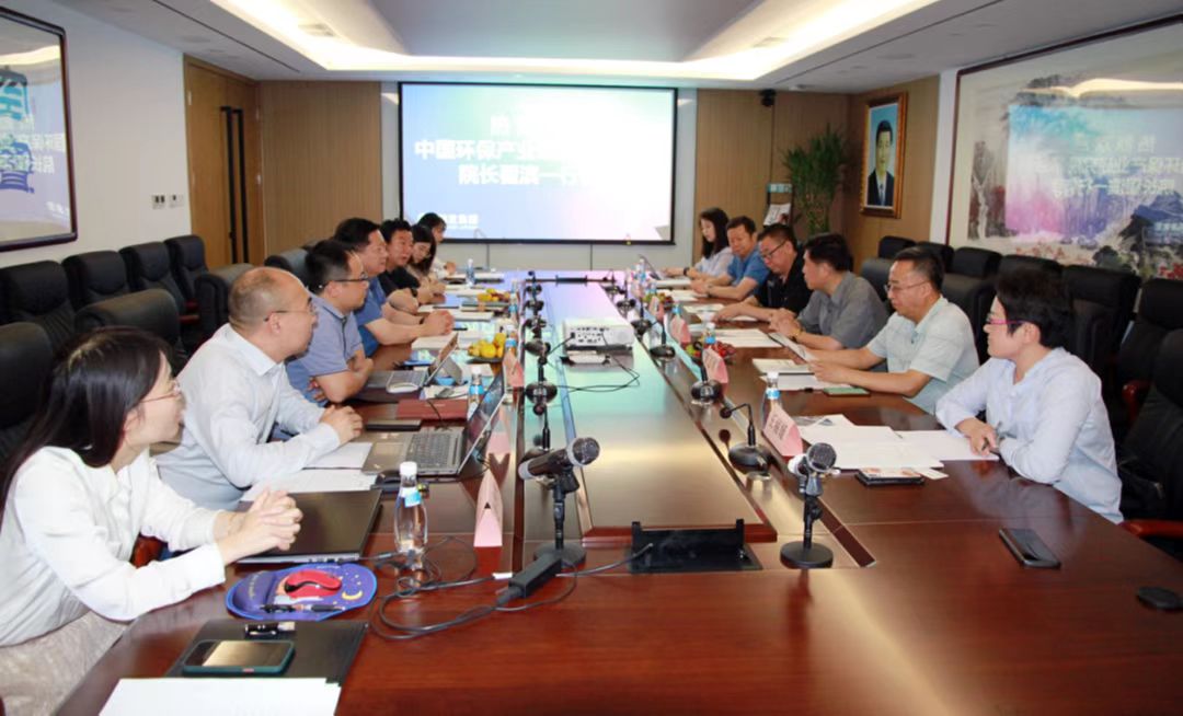 中國環(huán)保產(chǎn)業(yè)研究院翟濱副院長一行蒞臨潤發(fā)集團(tuán)環(huán)保公司考察洽談